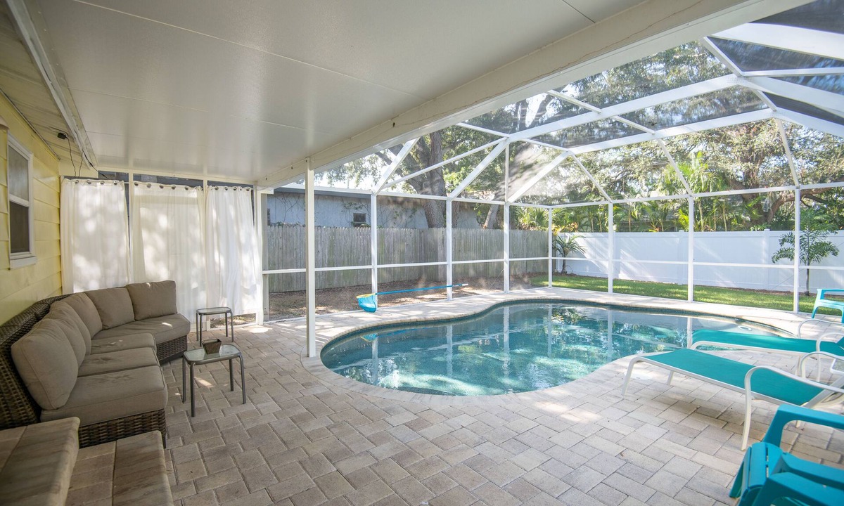 Gulfport House | Private Pool-Walk Everywhere-Split Bedrooms