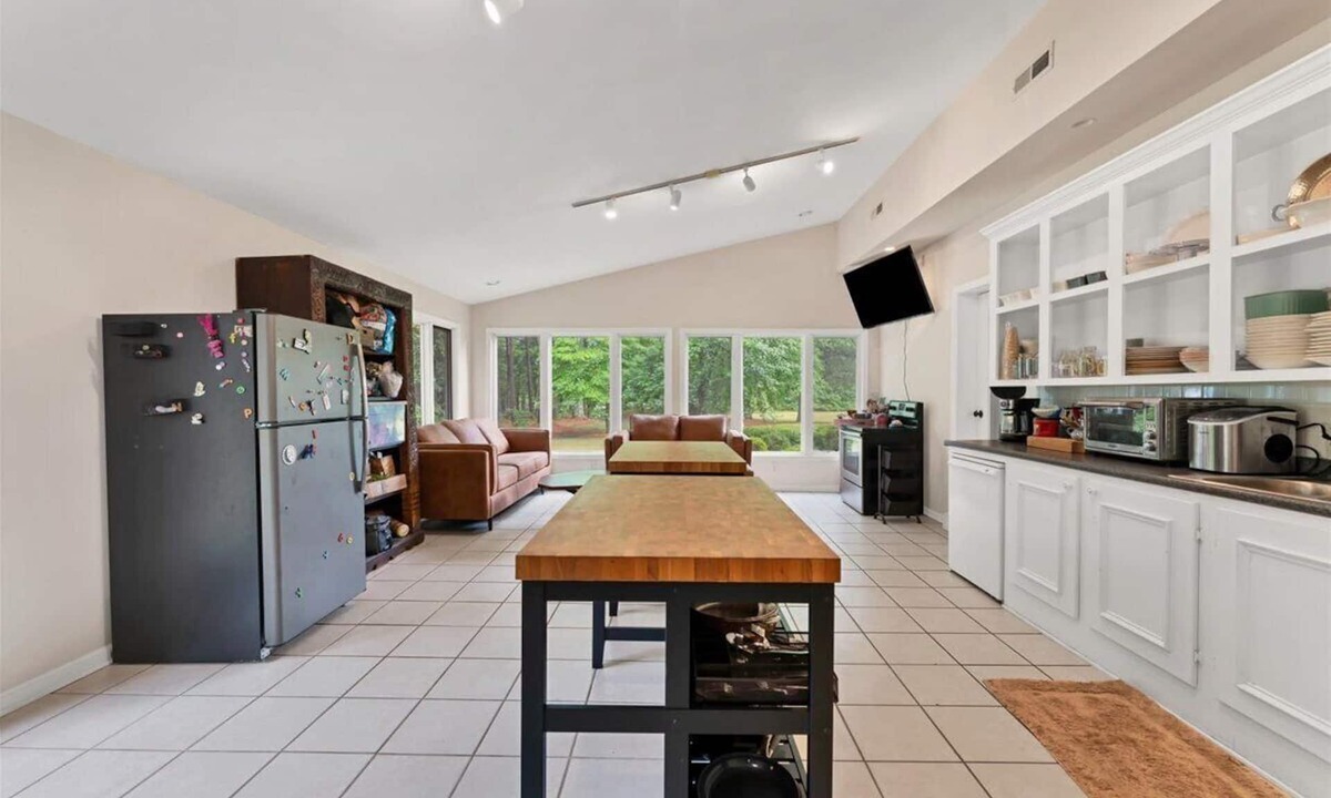 Southern Pines House | Private Room & Bathroom in Southern Pines with WiFi, AC