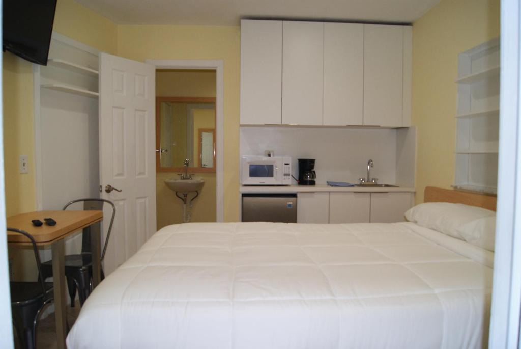 Miami Gardens House | Private Studio two miles from Hard Rock Stadium