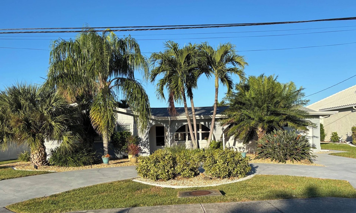 Yacht Club House | Quaint Florida Home in South Cape Coral