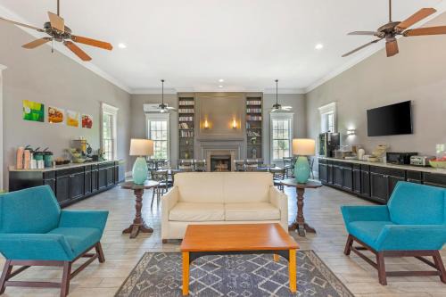 Santee Hotel | Quality Inn & Suites Santee I-95