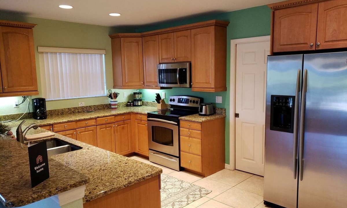 Independence Square Condo | Relax @ our spacious Beach Condo. 3 Bedrooms, Bonus room & 2 Baths Sleeps 6-8