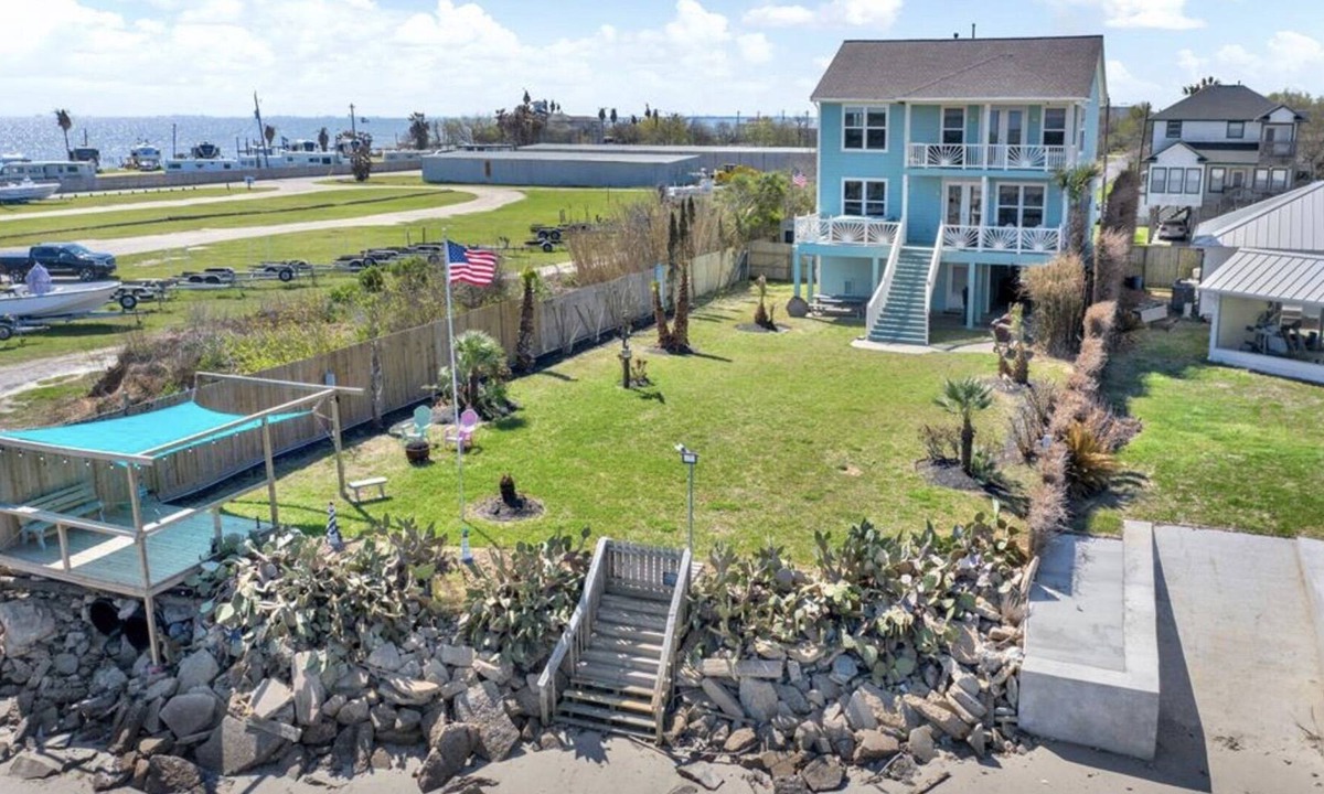San Leon House | Retreat at Eagle Point!