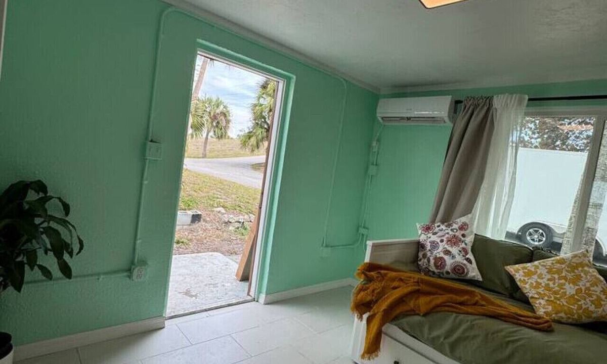 Warm Mineral Springs Apartment | Rivers Edge Bungalow (Front side)