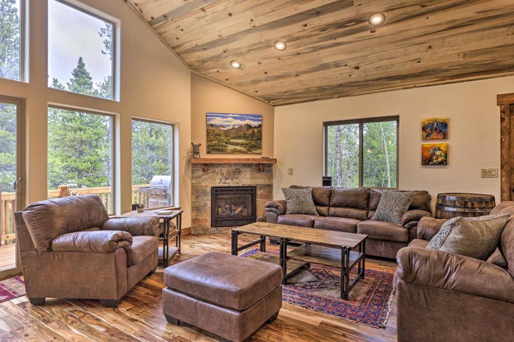 Alma House | Rocky Mountain Alma Cabin with Deck & Hot Tub!