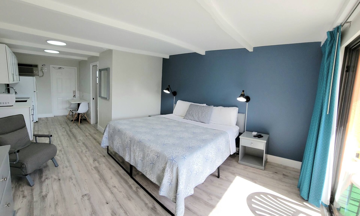 Treasure Island Hotel | Satellite Motel - Shore Enuff Cottage 118