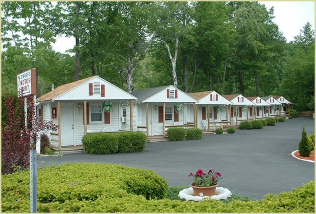 Lake George Cabin | Seven Dwarfs Cabins - White Cabin