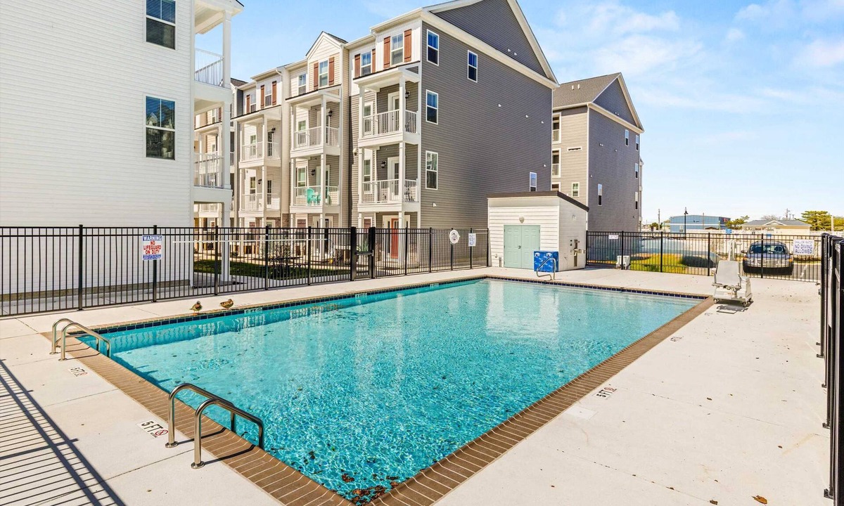 Caine Woods House | Shore Thing! Townhome + Gameroom