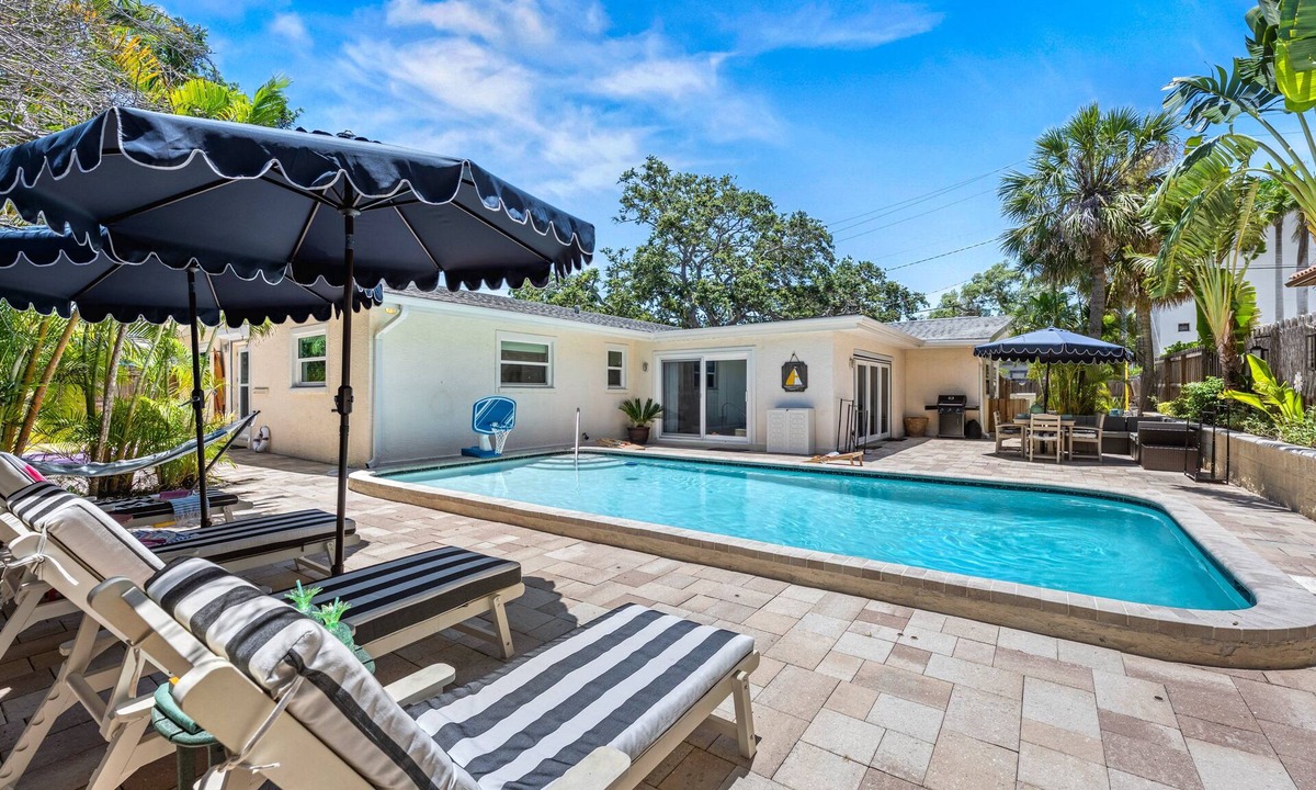 Bay Isle House | Siesta Dolce | Private Pool, Kayaks and Putting Green