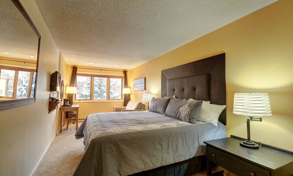 East Village at Copper Condo | Ski in/out Cozy Hotel Room in East Village. FP209