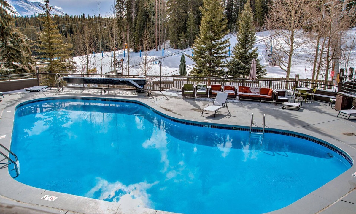 Four O'Clock Condo | Ski-in/Ski-out + Private Balcony, 9 Hot Tubs/Pools