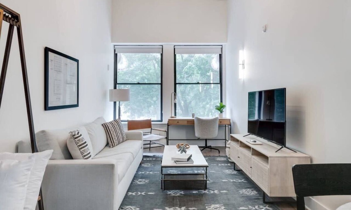 Center City East Apartment | Sosuite | 1BR Loft w Park View, W/D, Gym, Lounge