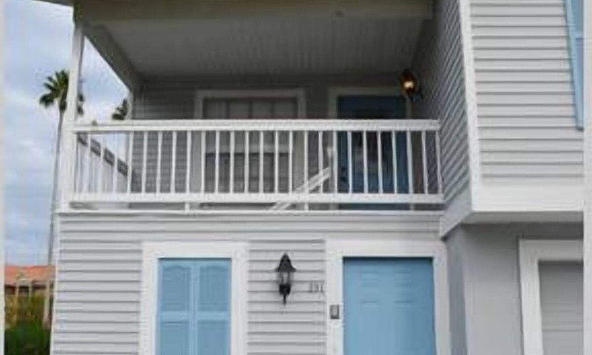 Capri Isle House | Spacious Condo Near Beach | Pool, Tennis & More