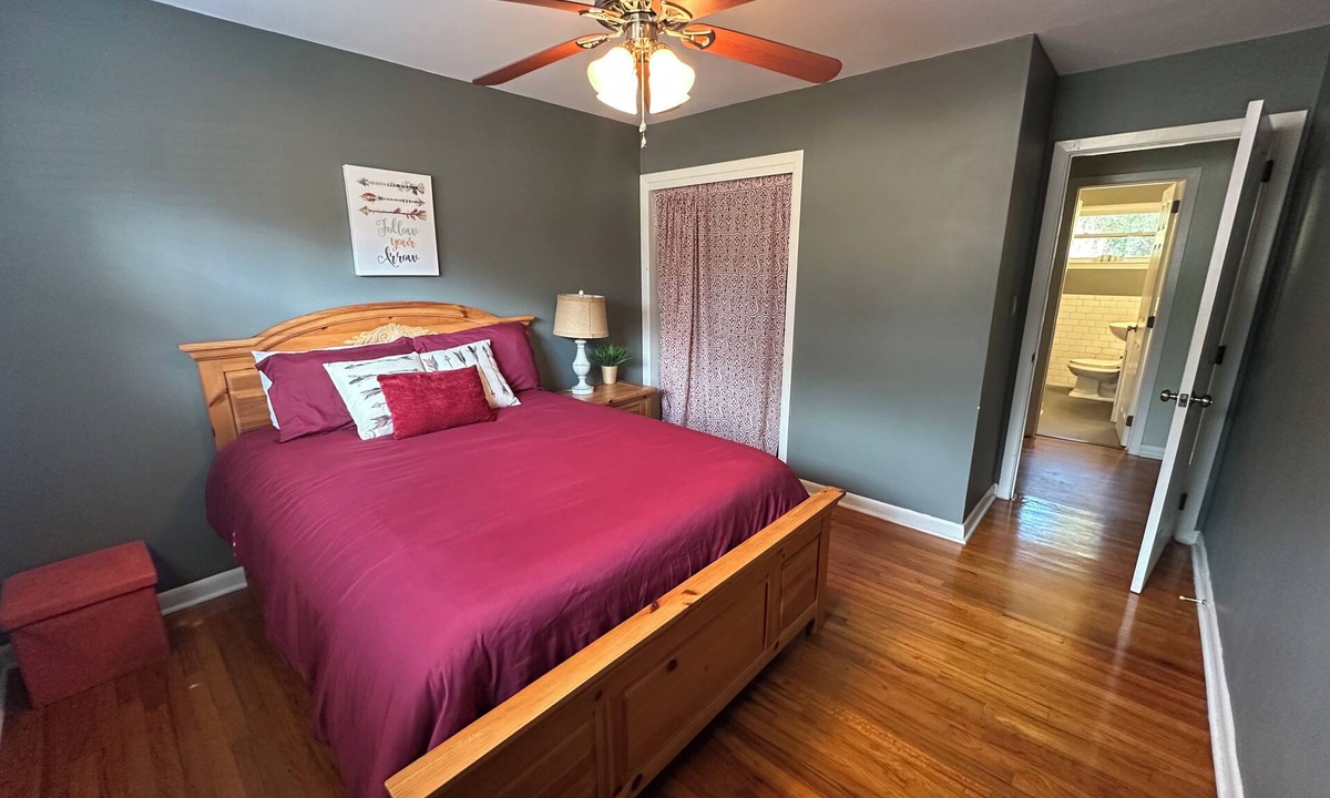 Tallahassee House | Spacious, renovated 4BR minutes from FSU, the stadium, Midtown, and downtown.
