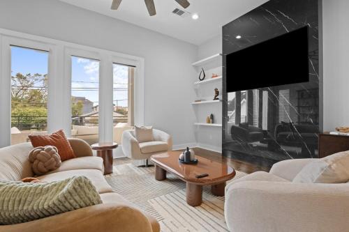 Washington Ave./ Memorial Park Villa | Spacious Sleek Modern Art Deco Gem in Downtown HTX