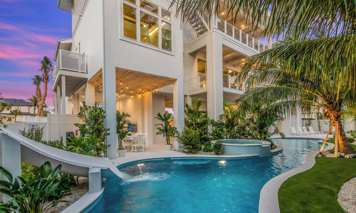 Siesta Key Village House | Sports Lovers Dream - Steps to Beach - Gulf Views!