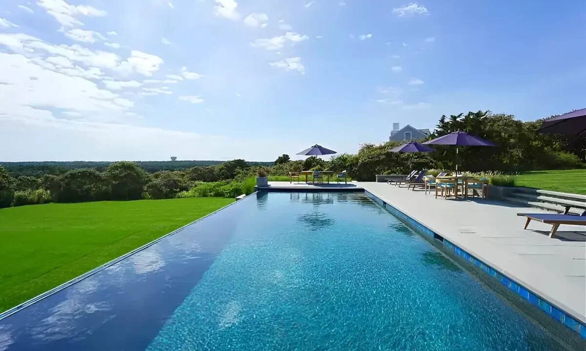Nantucket House | Sprawling Estate with Infinity Pool
