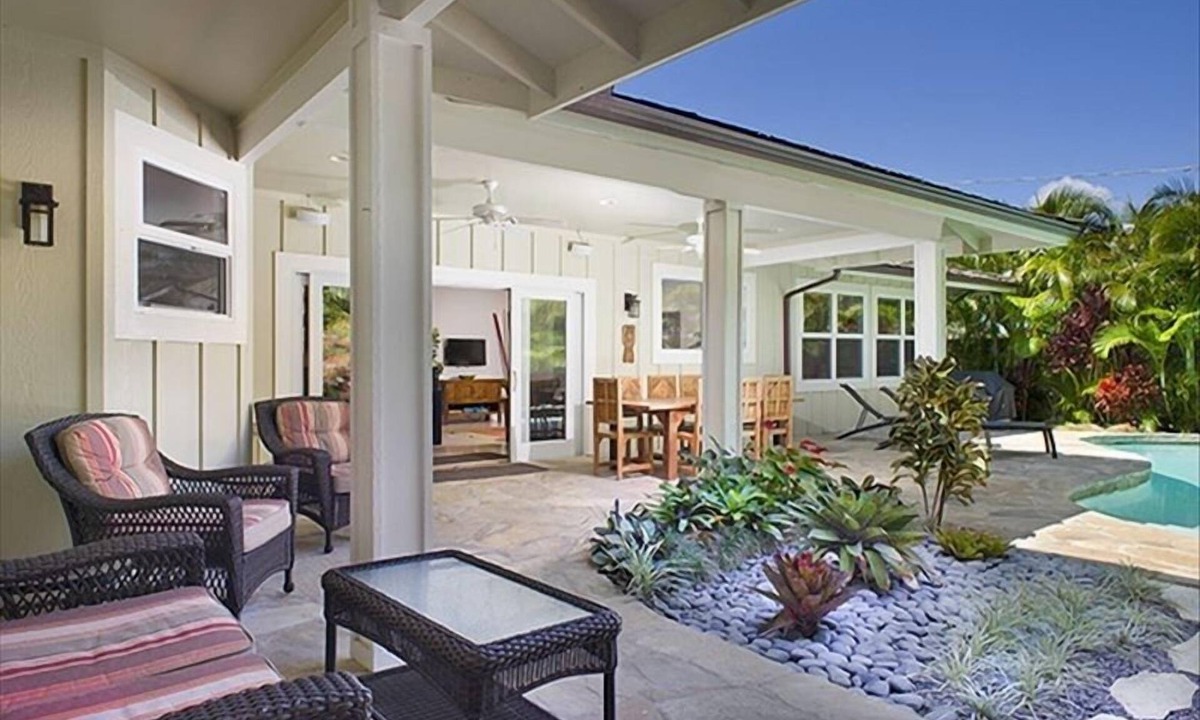 Kailua House | Steps to Beach-Heated Pool-AC-Gated Community-Minimum Stay 7 Nights-CONTACT HOST