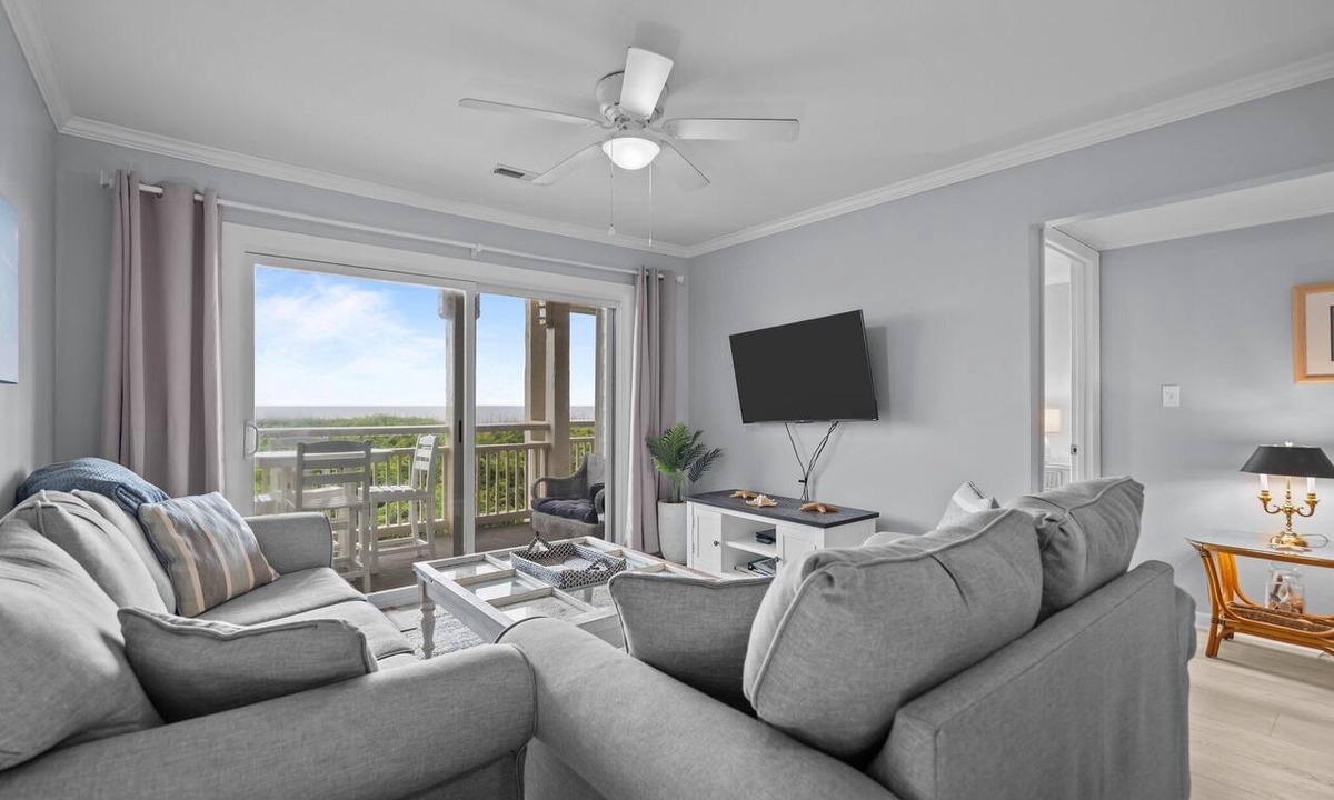 Caswell Beach Condo | Stingwray Cove: Cozy 2-Bedroom Oceanfront Condo w/Community Pool