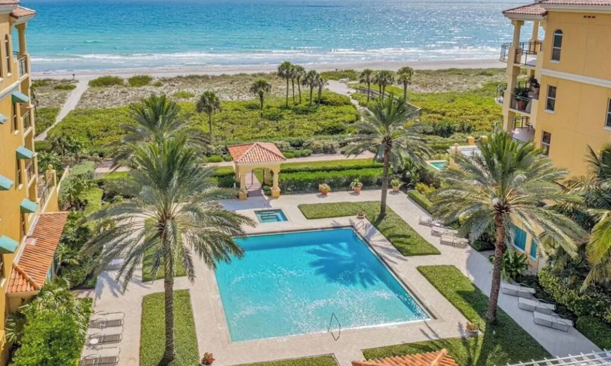 Longboat Key Condo | Stunning 3 bedroom Gulf View Condo! Paradise awaits you!