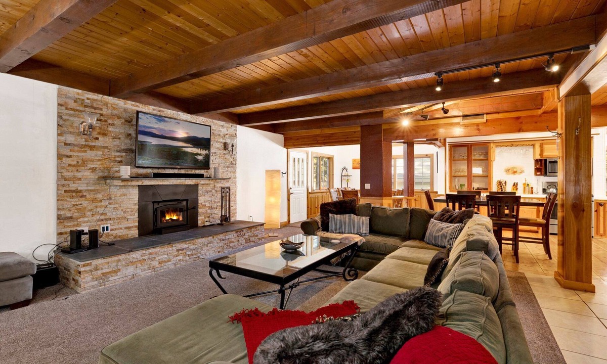 Big Bear Lake Cabin | Summit Hideaway #445