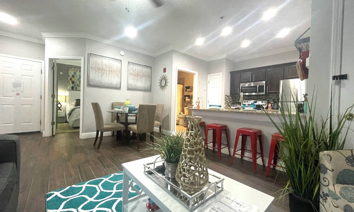 Seminole Condo | SUNNY DELIGHT! pets ok! UPDATED HEATED POOL VACATION CONDO. Safe gated community
