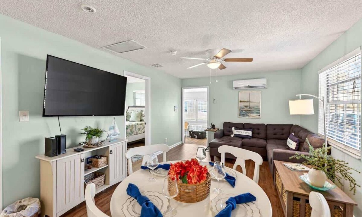 Indian Shores Cabin | Sunny Isles Beach Cottage, Indian Shores!