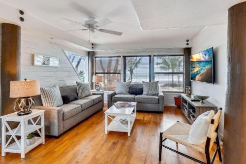 Sunset Beach House | Sunset Beach House 3BR