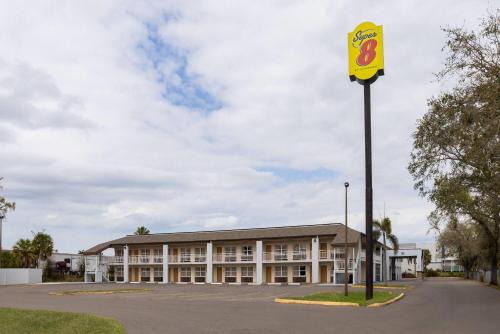 Ellenton Hotel | Super 8 by Wyndham Ellenton Bradenton Area