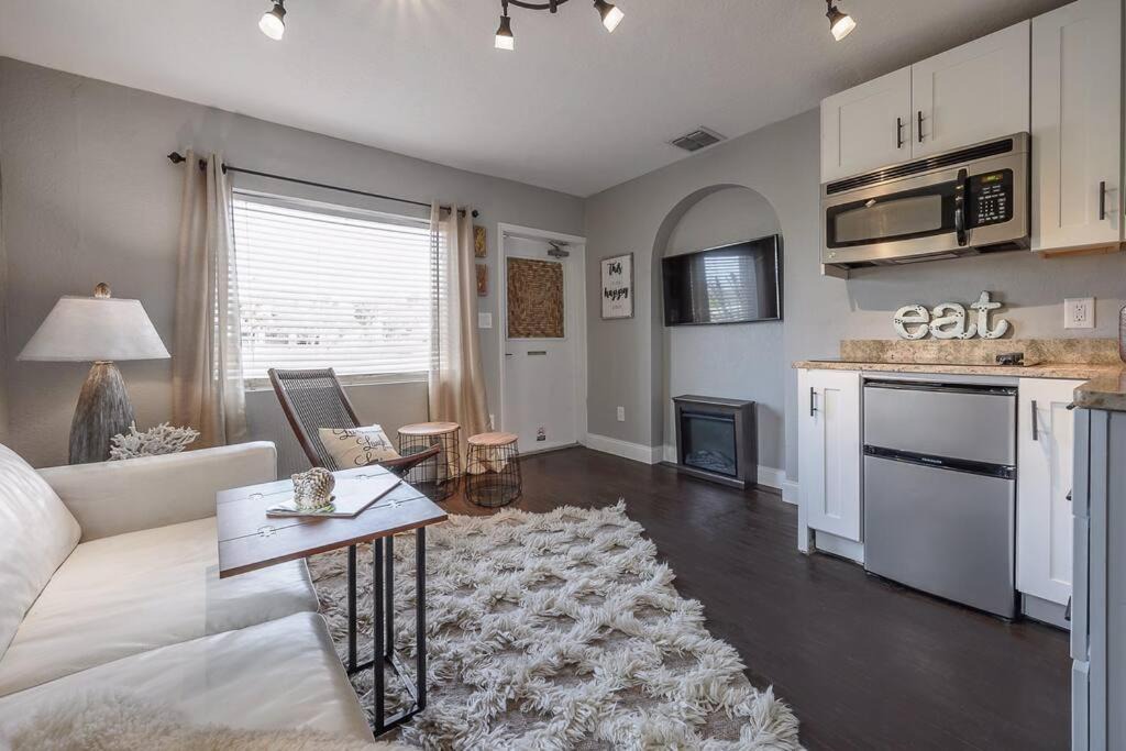 South Seminole Heights Apartment | Swank Pad off River with free WiFi & parking-324