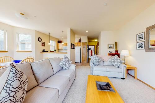 Frisco Apartment | Tarn Landing B7