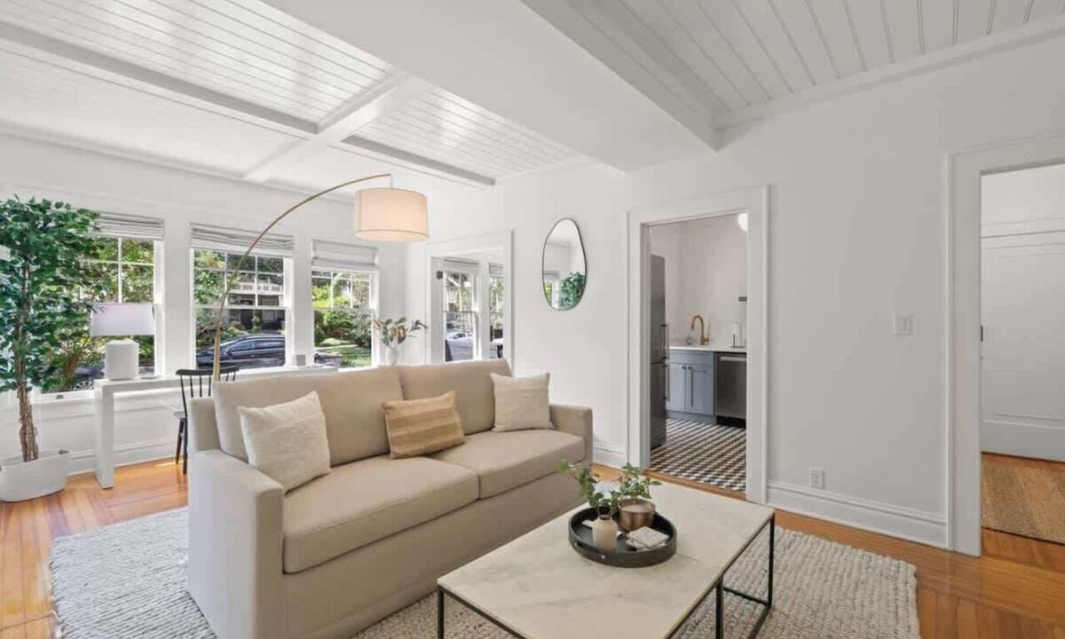 Hyde Park Apartment | The Adaline #7 - Luxury Second Floor Bayshore Apt!