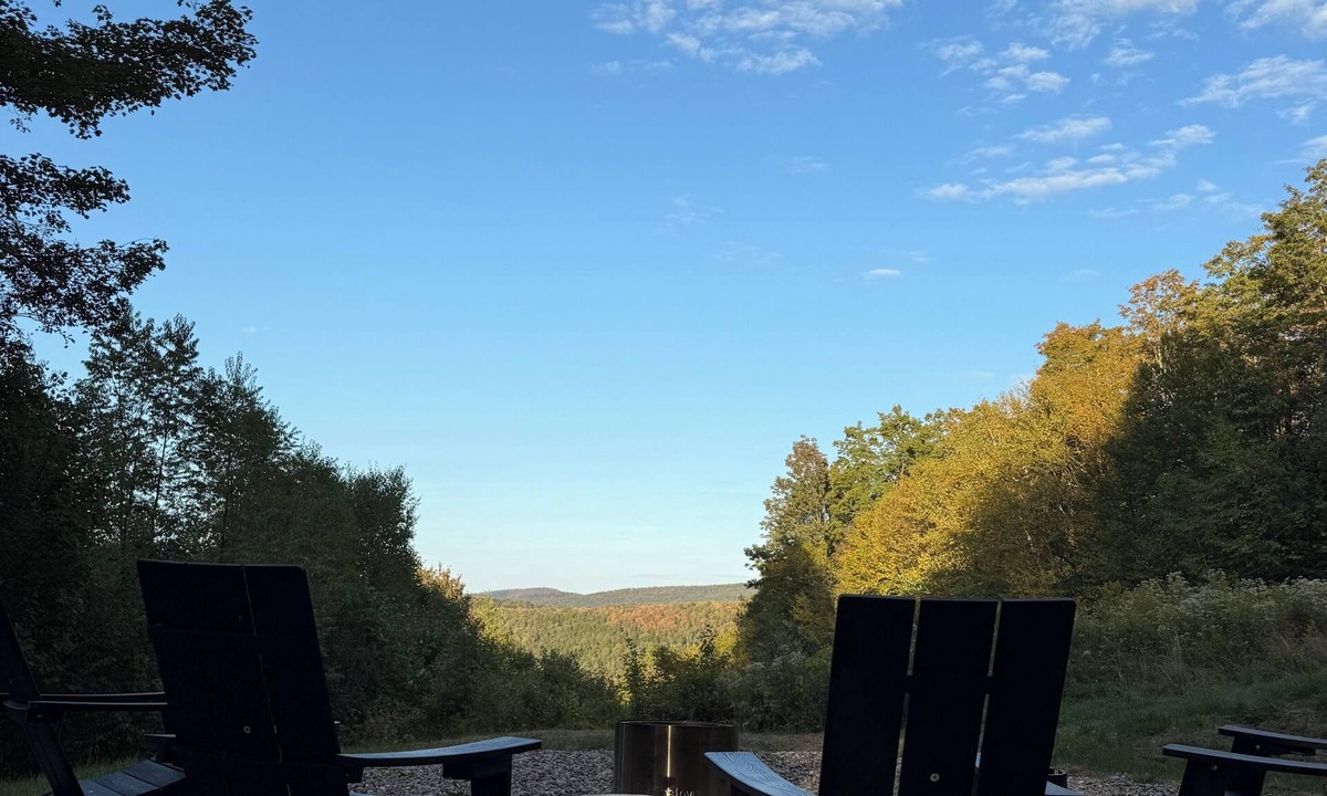 Plymouth Ski Chalet | "The Arched Chalet" Stunning Green Mountain views close to Killington and Okemo