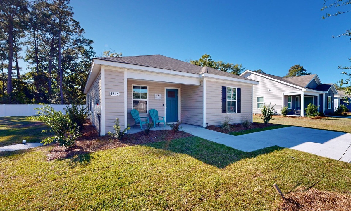 Ocean Isle Beach House | The Edge Of The Ocean: Close to Beach!