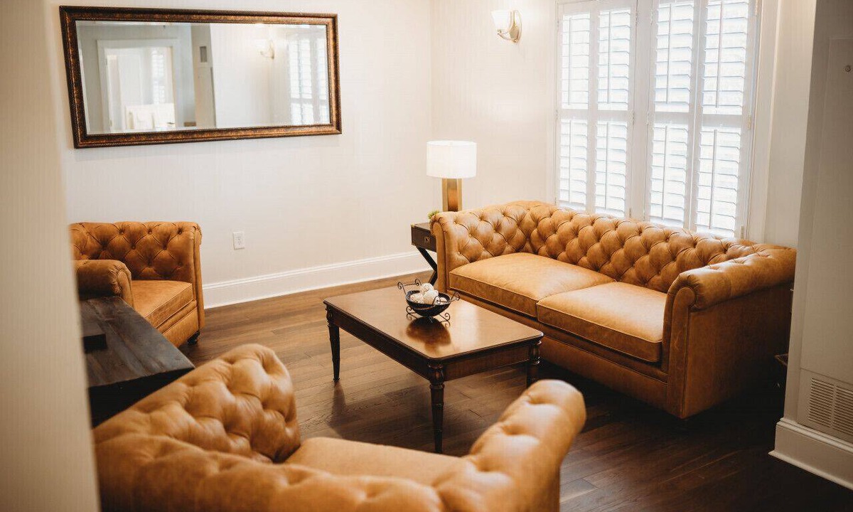 Downtown Hotel | The Jefferson Inn Downtown Southern Pines Premium King Suite