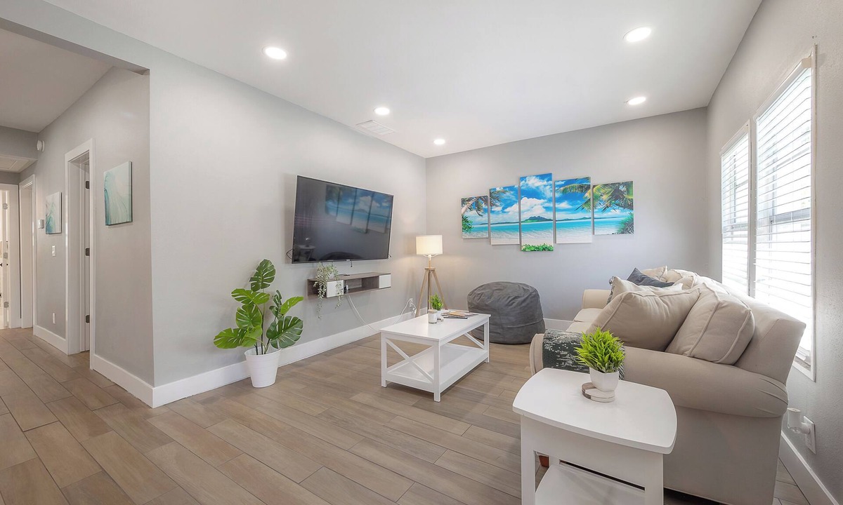 Sun Bay South House | The Pearl Cottage 2b/1R w King 🛏 & FAST WIFI