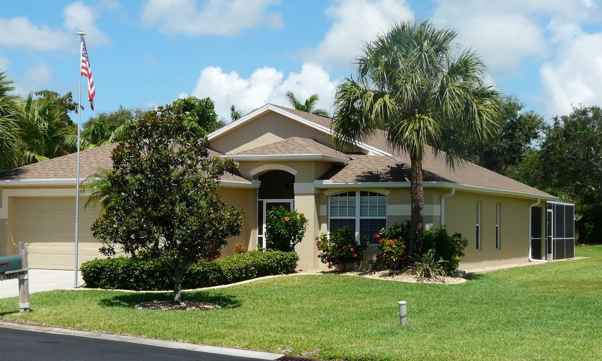 Beachwalk Isles Villa | Three bedroom villa with heated pool and close to beaches and shopping