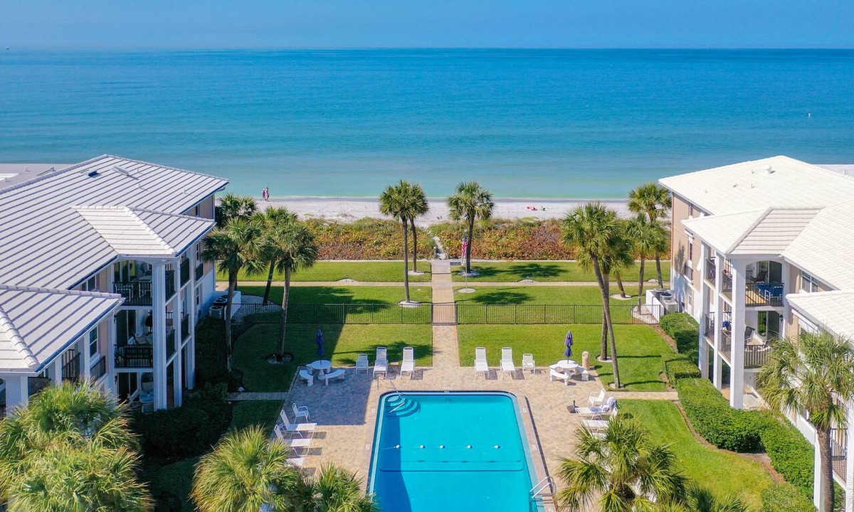 Belleair Beach Condo | Tortugas DeMar103B-Gulf Front & Ground Level-Fabulous 2 BR unit in Belleair!