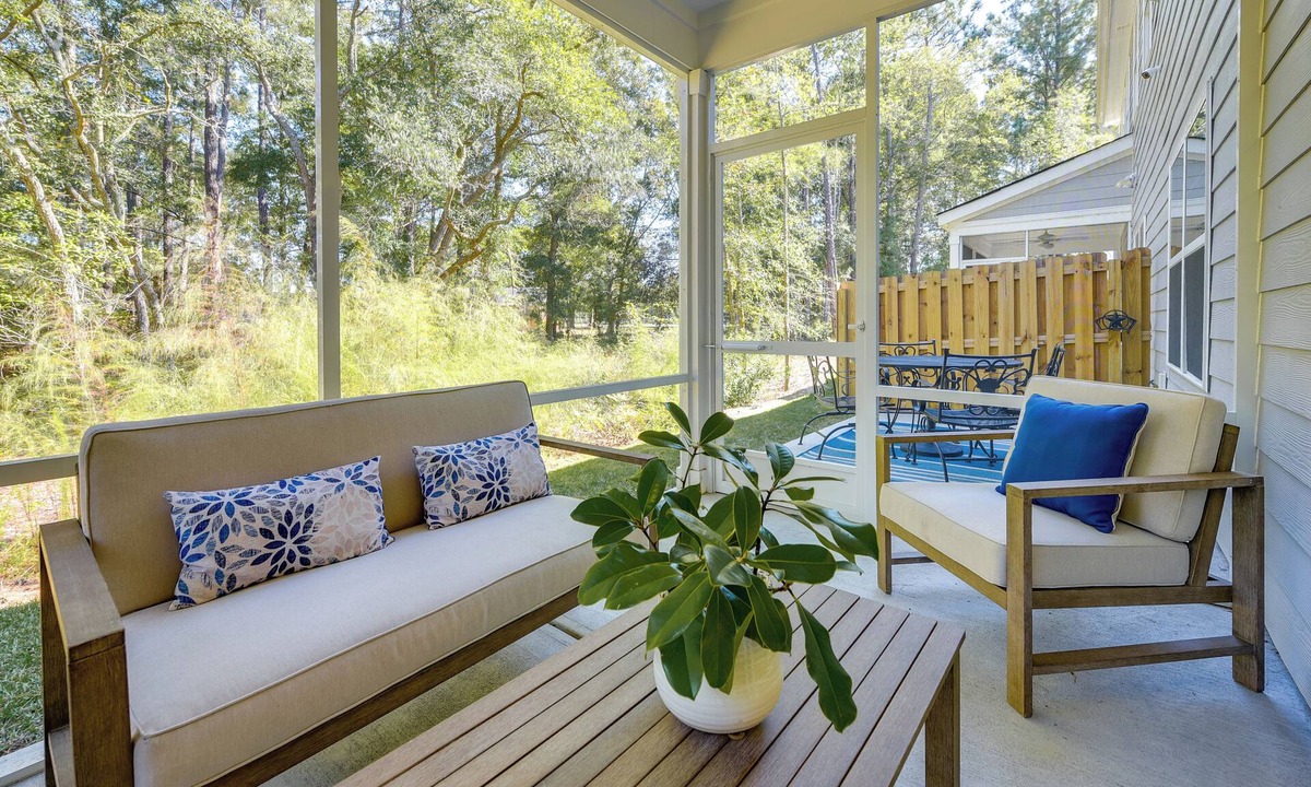 Shallotte House | Townhome w/Pool! 7 Mi to Ocean Isle Beach