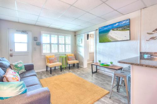 Treasure Island Apartment | Tropic Terrace #35 - Beachfront Resort