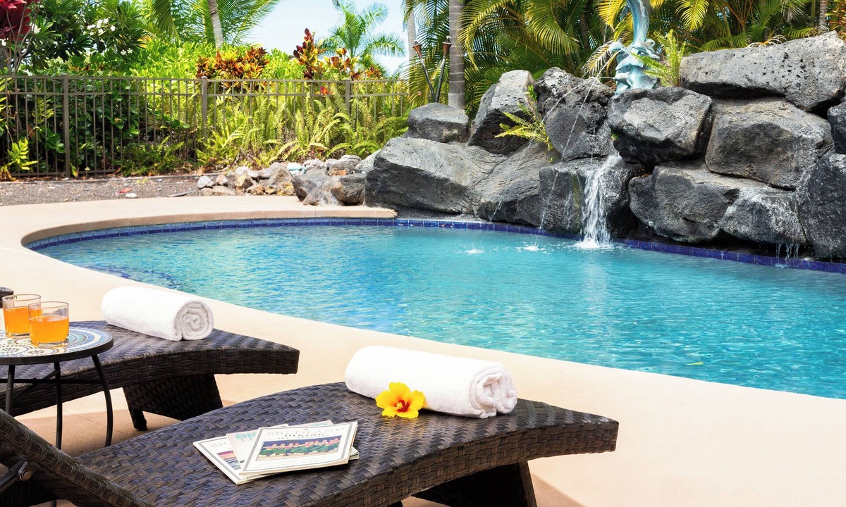Kailua-Kona House | Tropical oasis in Kona: Resort style heated pool, Hot tub & Ocean views