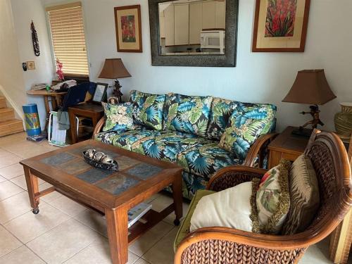 Punaluu House | Unit 25 Hula Hut Best Value