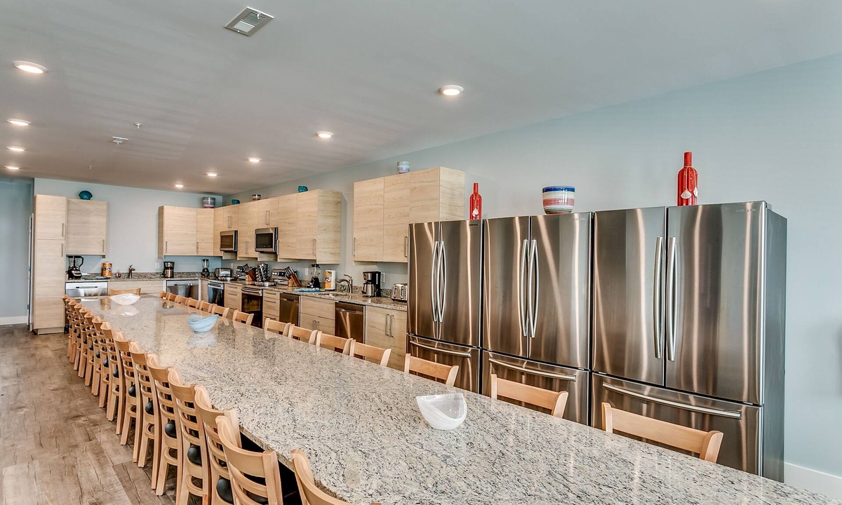 North Myrtle Beach House | VACATION DESTINATION SLEEPS 50 EXCLUSIVE AMENETIES LARGE POOL+SPA/50 FT to SAND