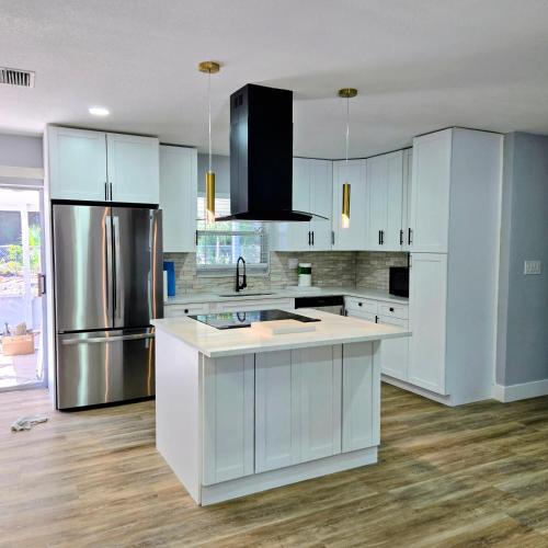 Bayshore Gardens House | Vacation Home with Pool