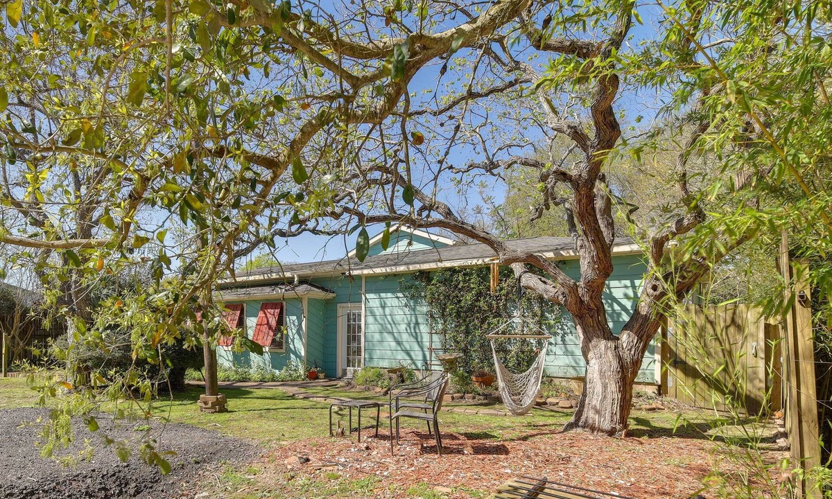 San Leon Apartment | Walk to Beach: Studio w/Deck in San Leon!