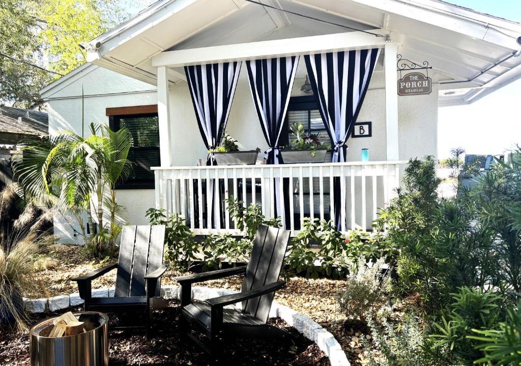 Fort Myers River District Apartment | Walk to Best Eats and Shops and Stay in Style