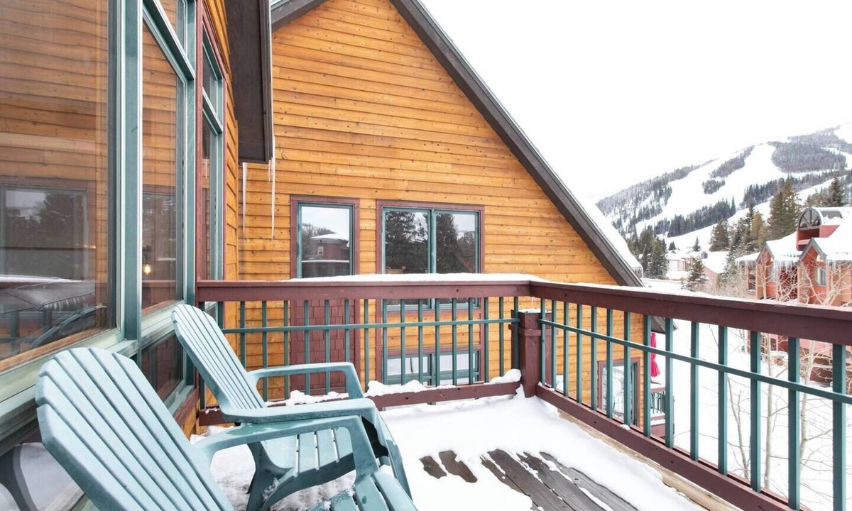 Old Town House | WALK TO RESORT. HOT TUB,TRAILS,MTN BIKING,