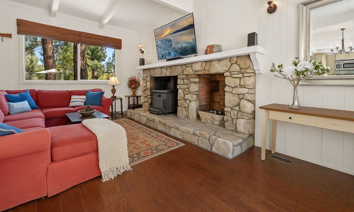 Big Bear Lake Cabin | Walk to the lake Gorgeous lake house