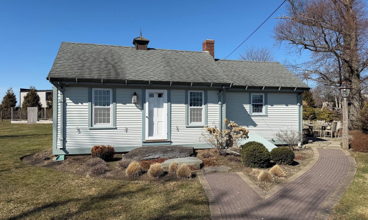 Tiverton Cottage | Waterfront Farm Cottage close to Newport, Boston,