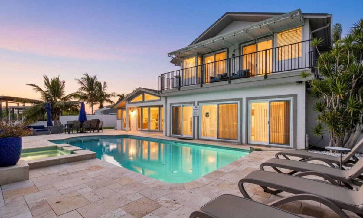 Harbor Hills House | Waterfront Oasis – 6BR Home w/Pool, Spa & kayaks